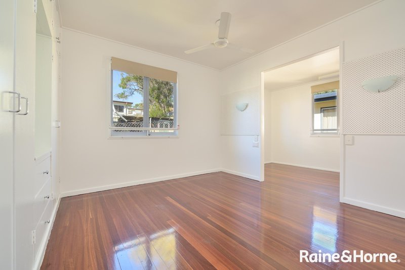 Photo - 27 Rossella Street, West Gladstone QLD 4680 - Image 11