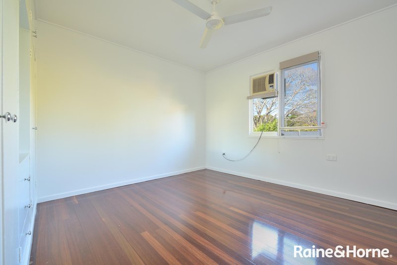 Photo - 27 Rossella Street, West Gladstone QLD 4680 - Image 14