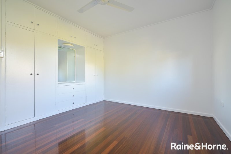 Photo - 27 Rossella Street, West Gladstone QLD 4680 - Image 15