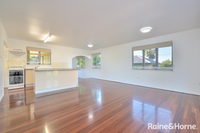 Photo - 27 Rossella Street, West Gladstone QLD 4680 - Image 4