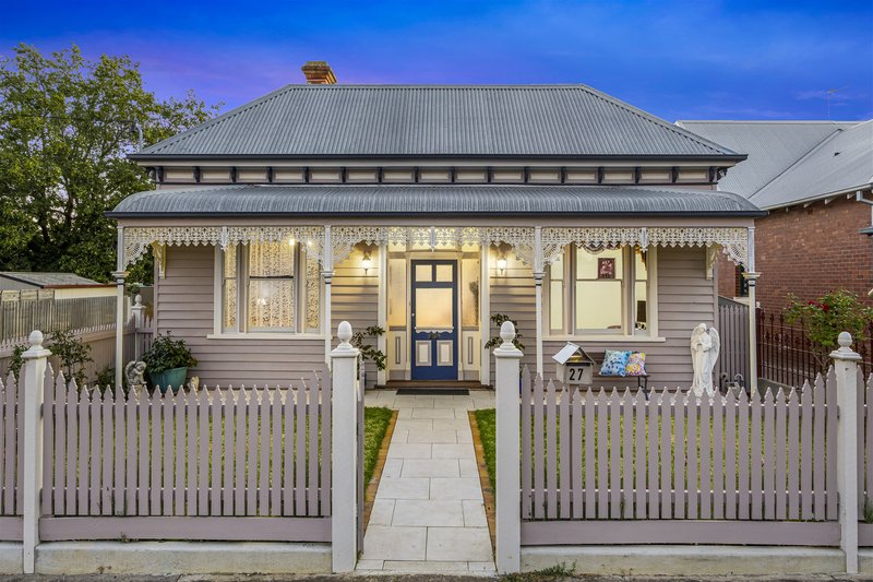 27 Rowe Street, Soldiers Hill VIC 3350