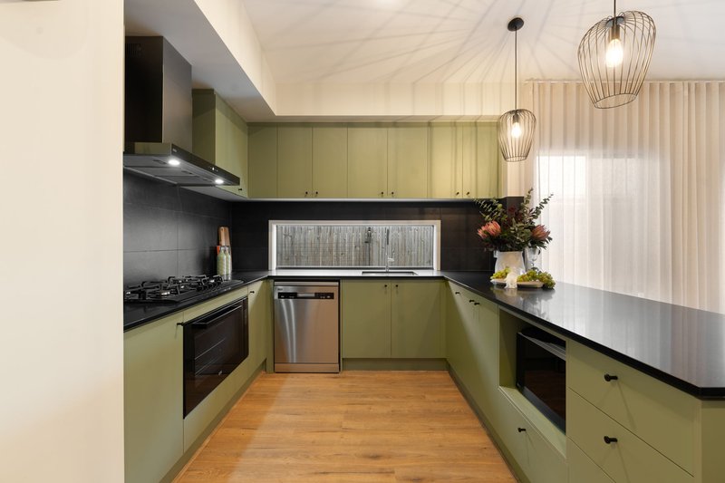 Photo - 27 Sahara Street, Greenbank QLD 4124 - Image 7