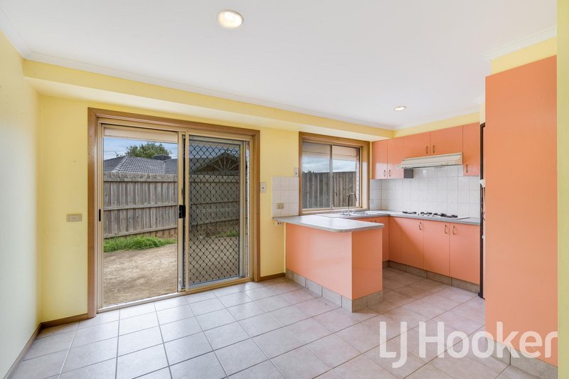 Photo - 2/7 Sanderling Street, Werribee VIC 3030 - Image 3