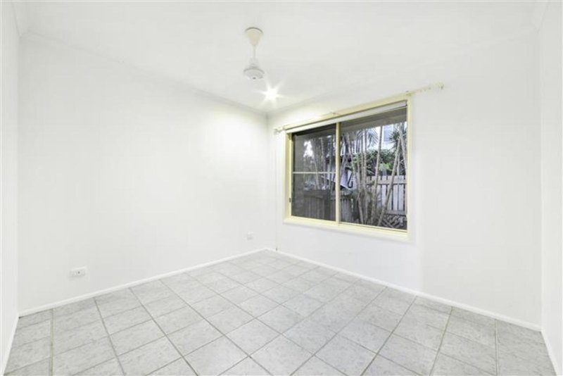 Photo - 27 Sandpiper Crescent, Jubilee Pocket QLD 4802 - Image 13