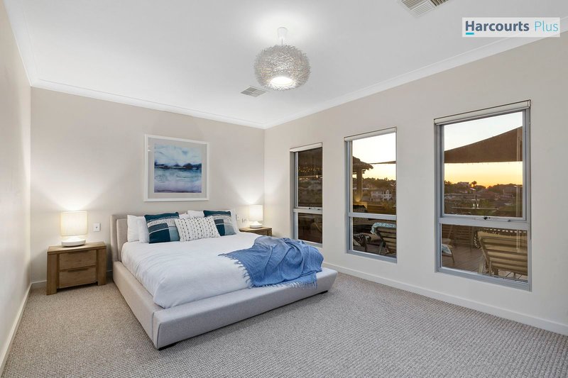 Photo - 27 Sandpiper Terrace, Hallett Cove SA 5158 - Image 11