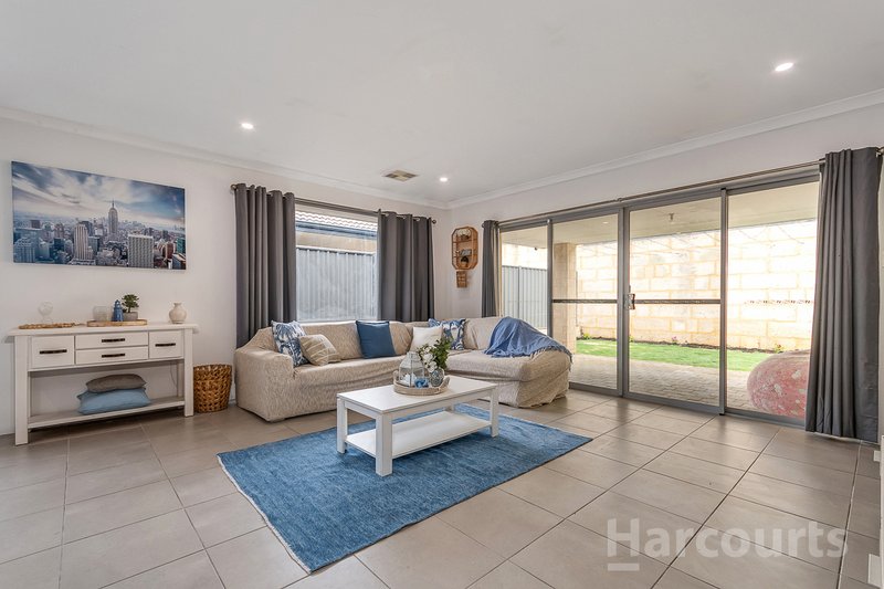 Photo - 27 Sandridge Street, Banksia Grove WA 6031 - Image 24