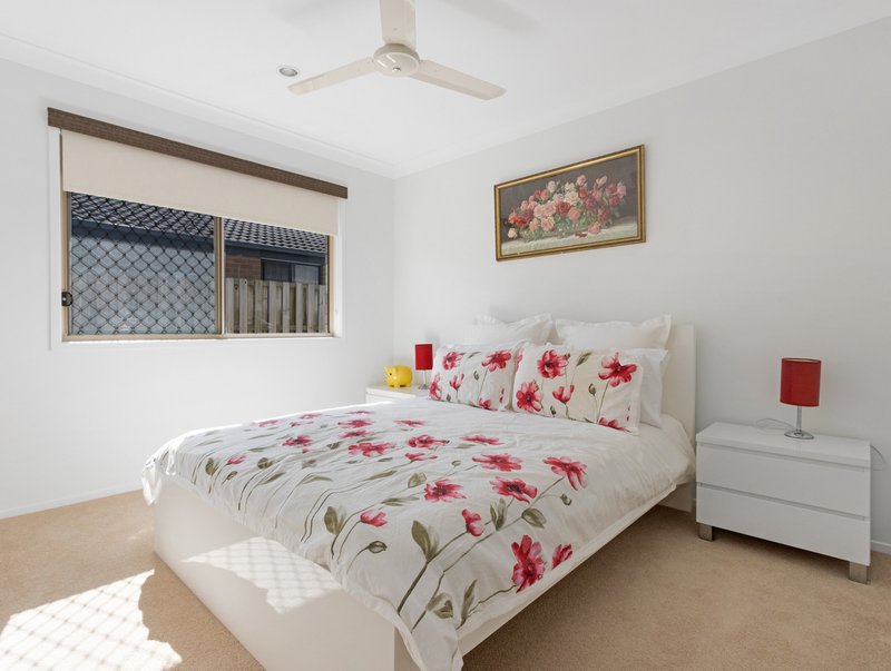 Photo - 27 Santa Maria Avenue, Urraween QLD 4655 - Image 9