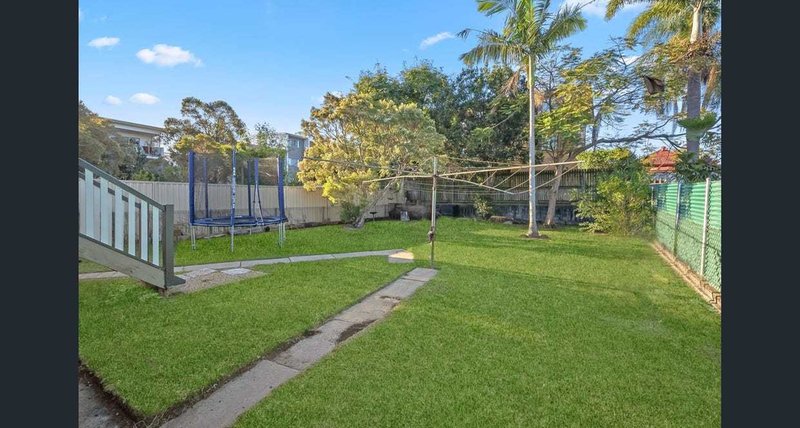 Photo - 27 Seeney Street, Zillmere QLD 4034 - Image 7