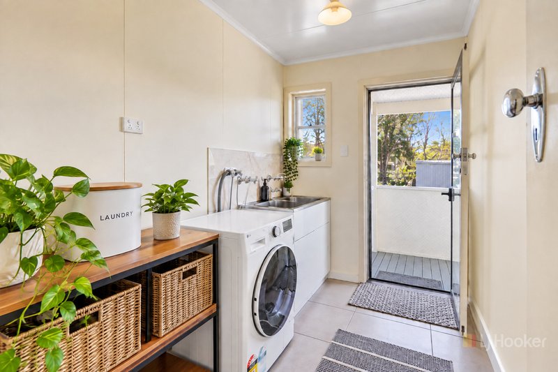 Photo - 27 Shannon Crescent, Dysart QLD 4745 - Image 4