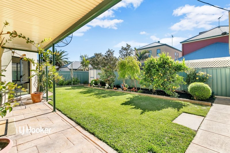 Photo - 27 Sheaoak Drive, Mawson Lakes SA 5095 - Image 17