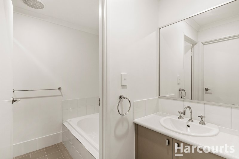 Photo - 27 Sheffield Green, Greenfields WA 6210 - Image 9