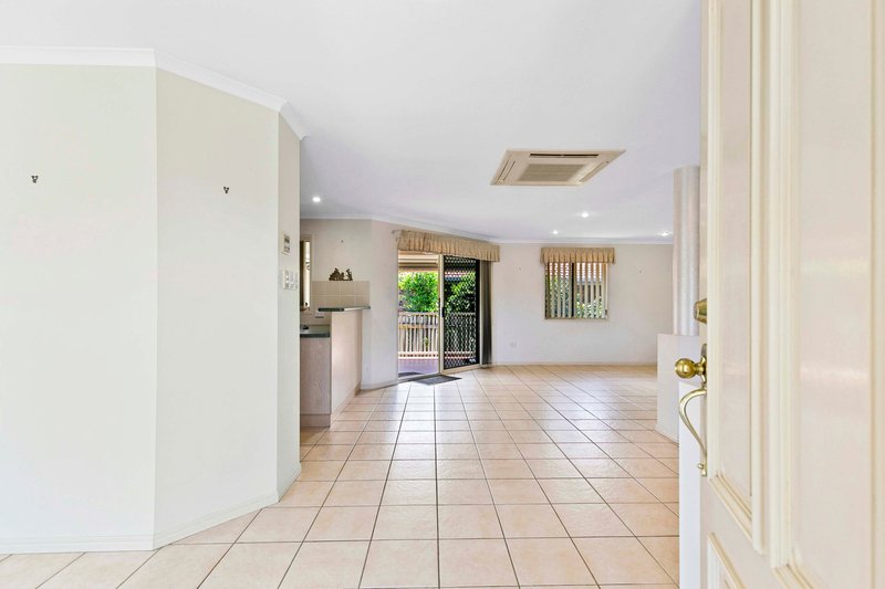 Photo - 27 Shoreham Street, Pialba QLD 4655 - Image 3