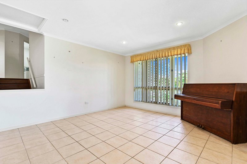 Photo - 27 Shoreham Street, Pialba QLD 4655 - Image 9