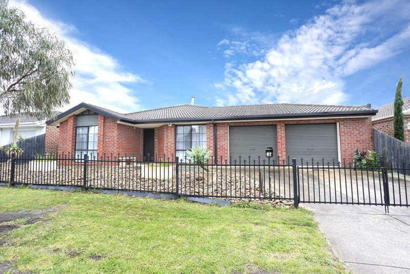 27 Shortridge Circuit, Roxburgh Park VIC 3064