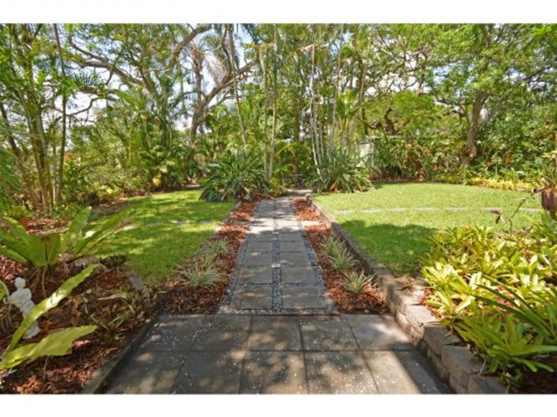 Photo - 27 Somerfield Street, Upper Mount Gravatt QLD 4122 - Image 8