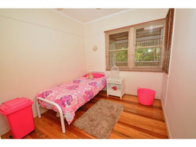 Photo - 27 Somerfield Street, Upper Mount Gravatt QLD 4122 - Image 16