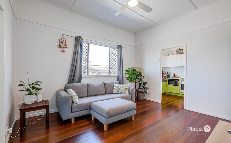 Photo - 27 Sorrento Street, Margate QLD 4019 - Image 6
