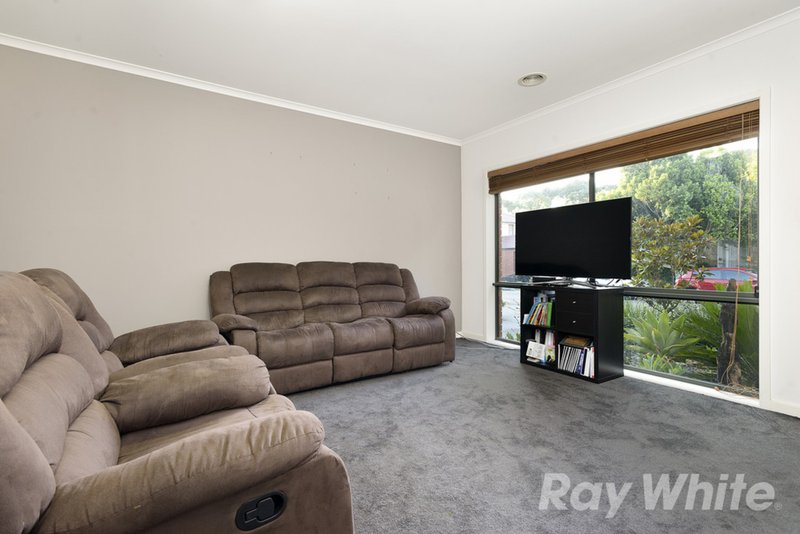 Photo - 27 Southampton Drive, Mulgrave VIC 3170 - Image 2