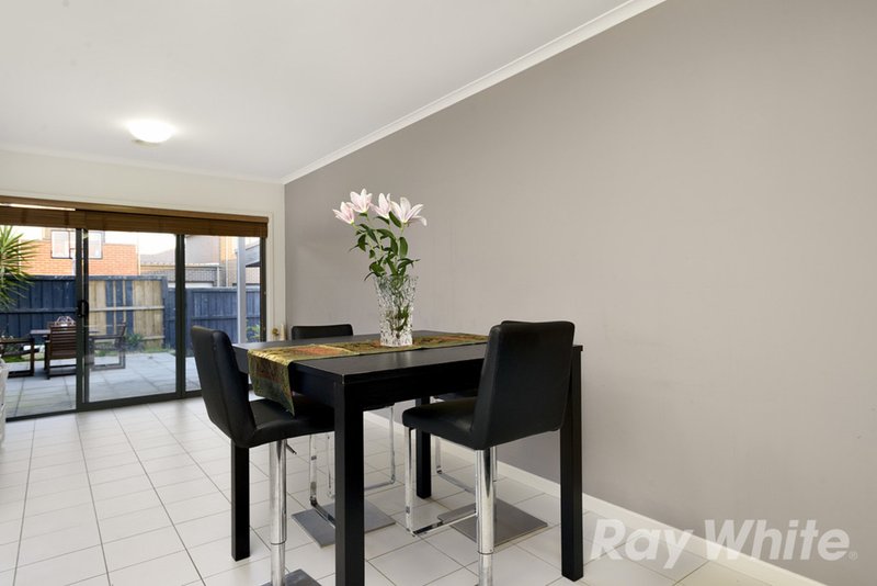 Photo - 27 Southampton Drive, Mulgrave VIC 3170 - Image 4