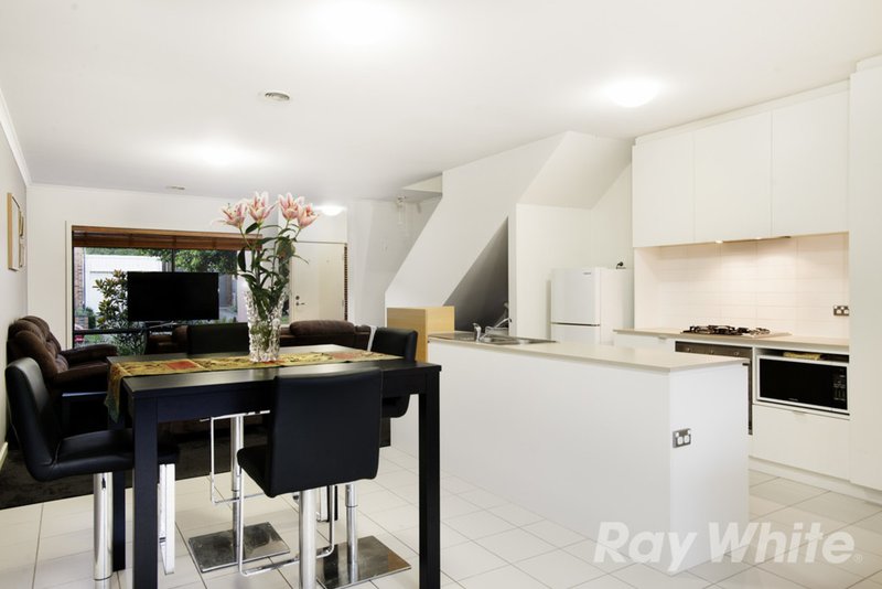 Photo - 27 Southampton Drive, Mulgrave VIC 3170 - Image 5