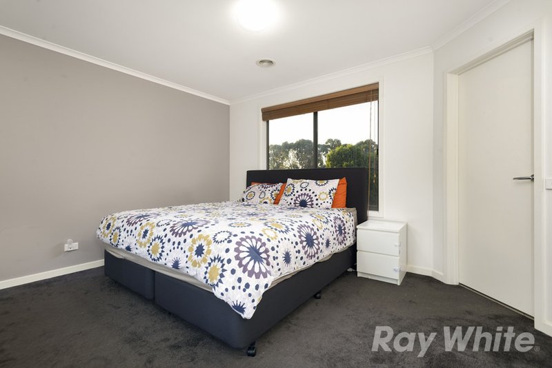 Photo - 27 Southampton Drive, Mulgrave VIC 3170 - Image 6