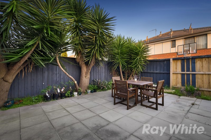 Photo - 27 Southampton Drive, Mulgrave VIC 3170 - Image 10