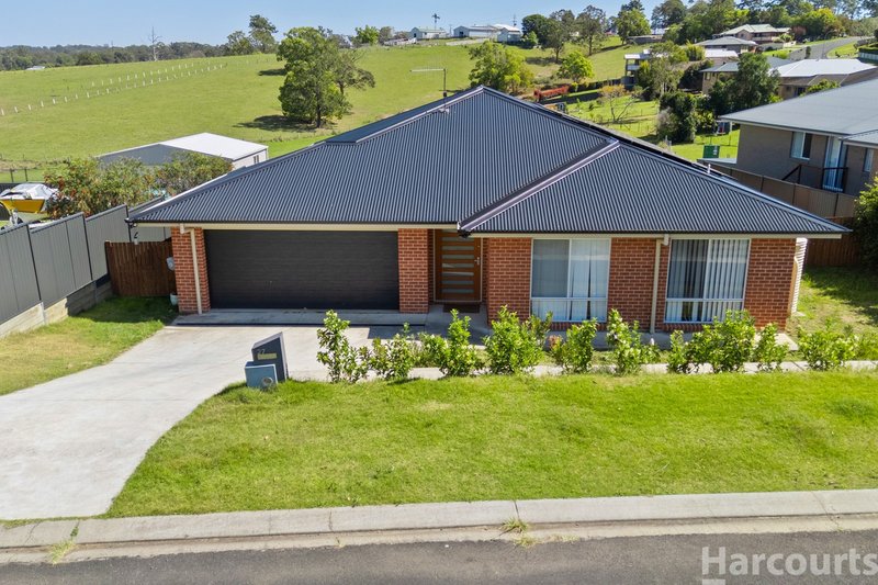 Photo - 27 Springfields Drive, Greenhill NSW 2440 - Image 2