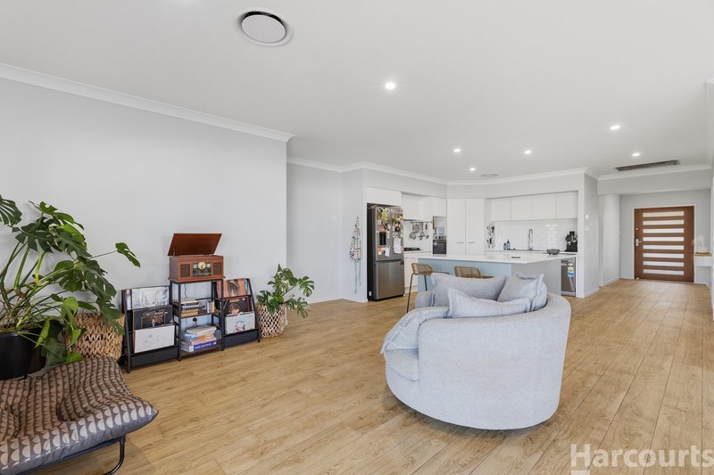 Photo - 27 Springfields Drive, Greenhill NSW 2440 - Image 9