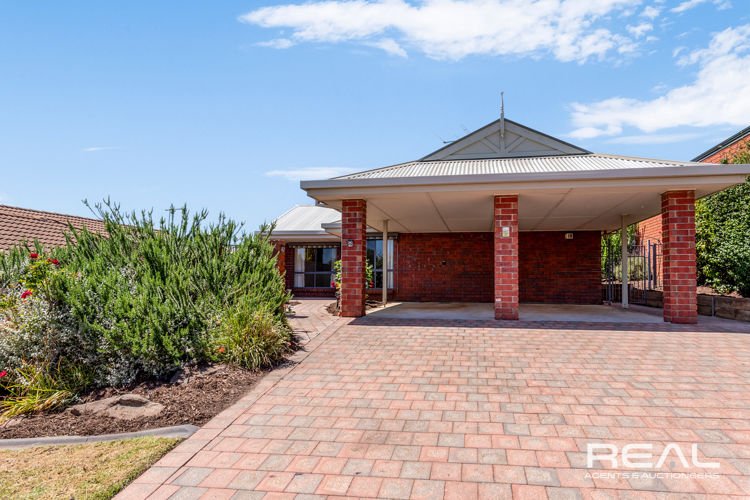 Photo - 27 St Buryan Crescent, Golden Grove SA 5125 - Image 2