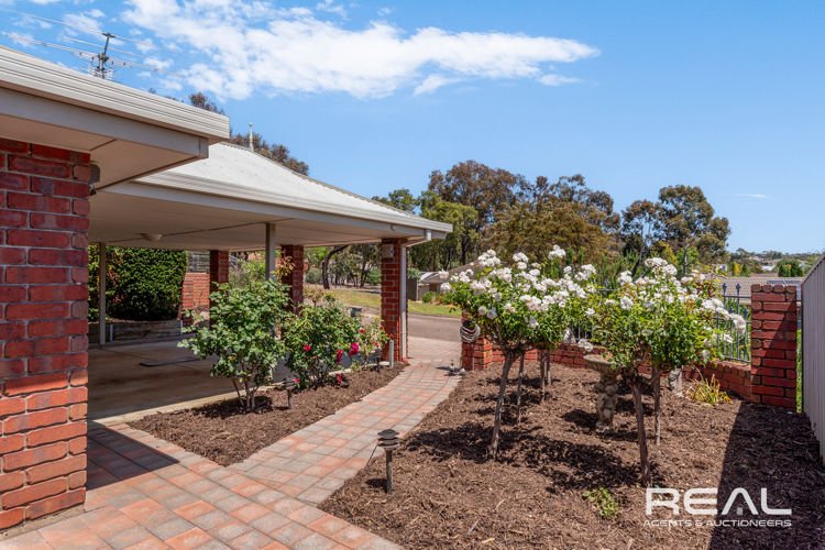 Photo - 27 St Buryan Crescent, Golden Grove SA 5125 - Image 3