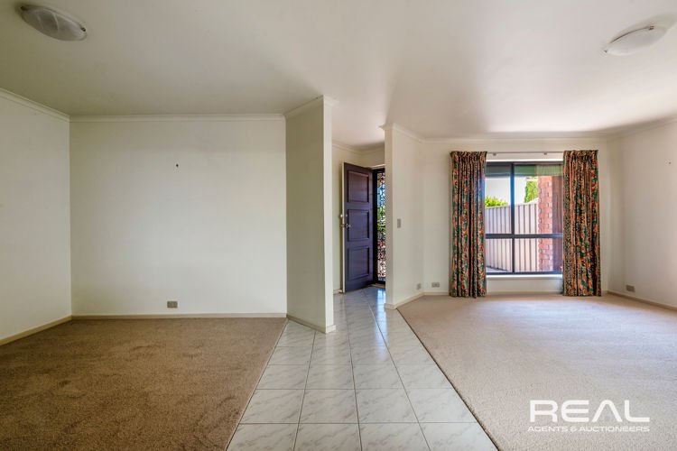 Photo - 27 St Buryan Crescent, Golden Grove SA 5125 - Image 7