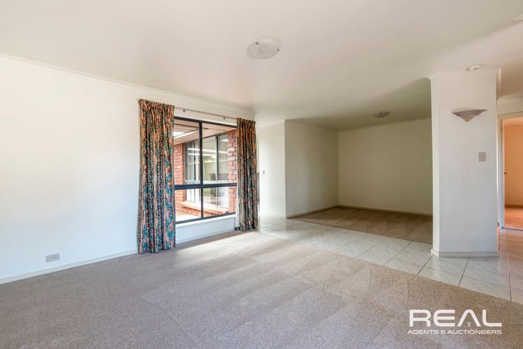 Photo - 27 St Buryan Crescent, Golden Grove SA 5125 - Image 8