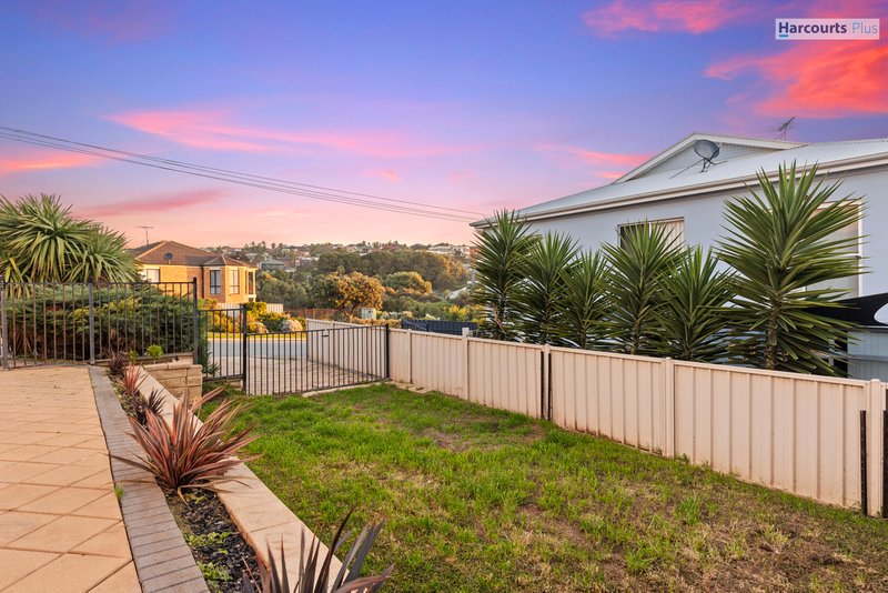 Photo - 27 St Vincents Avenue, Hallett Cove SA 5158 - Image 21