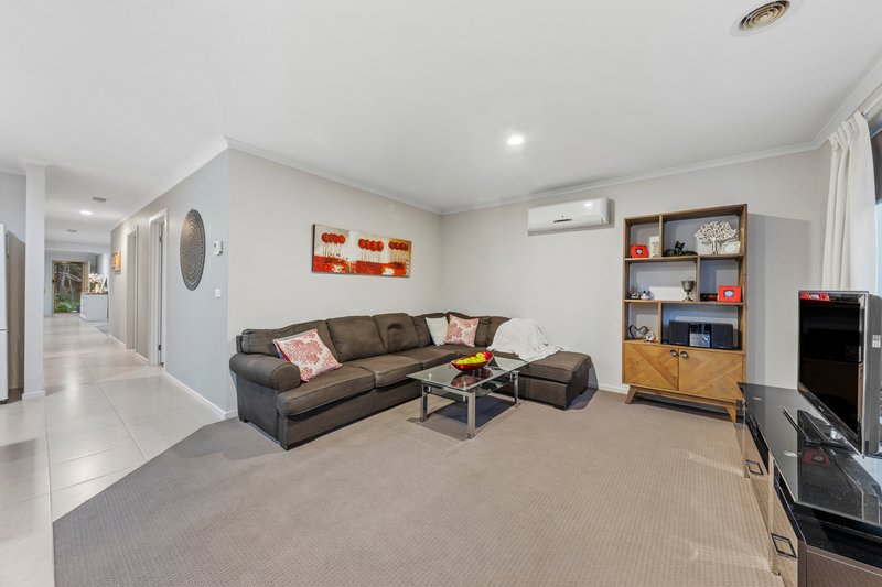 Photo - 27 Stanhope Place, Pakenham VIC 3810 - Image 14