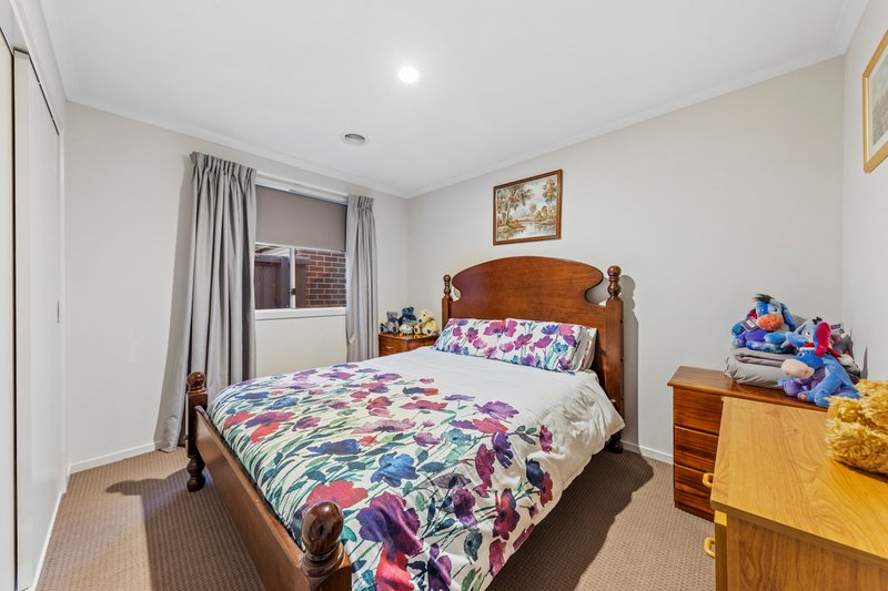 Photo - 27 Stanhope Place, Pakenham VIC 3810 - Image 15