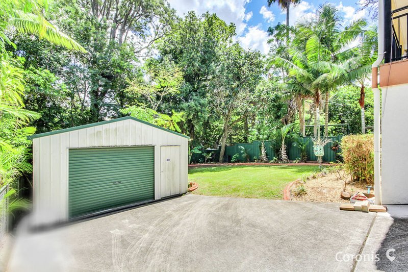 Photo - 27 Sterculia Ave , Holland Park West QLD 4121 - Image 5