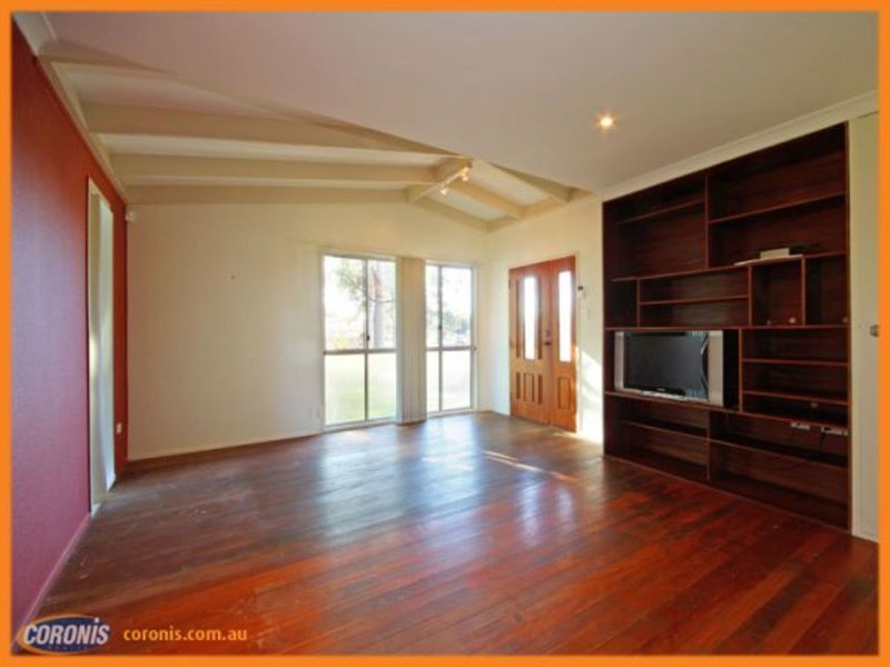 Photo - 27 Storey Road, Kallangur QLD 4503 - Image 6