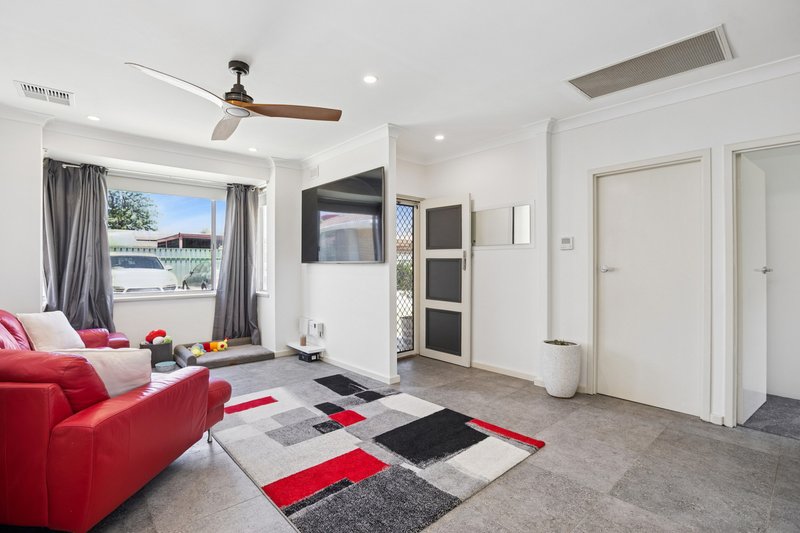 Photo - 2/7 Sturdee Street, Broadview SA 5083 - Image 3