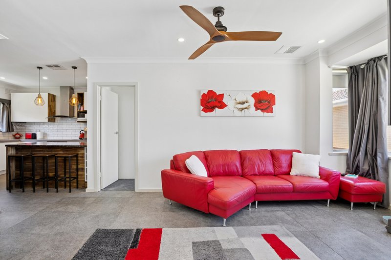 Photo - 2/7 Sturdee Street, Broadview SA 5083 - Image 4