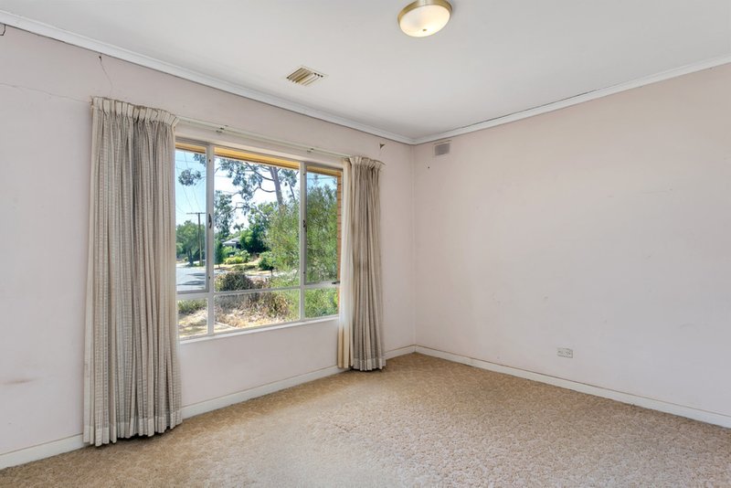 Photo - 27 Sunhaven Avenue, Athelstone SA 5076 - Image 6