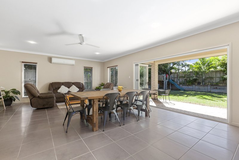 Photo - 27 Sunset Way, Cooroibah QLD 4565 - Image 4