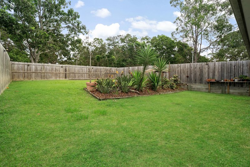 Photo - 27 Sunstone Court, Logan Reserve QLD 4133 - Image 9