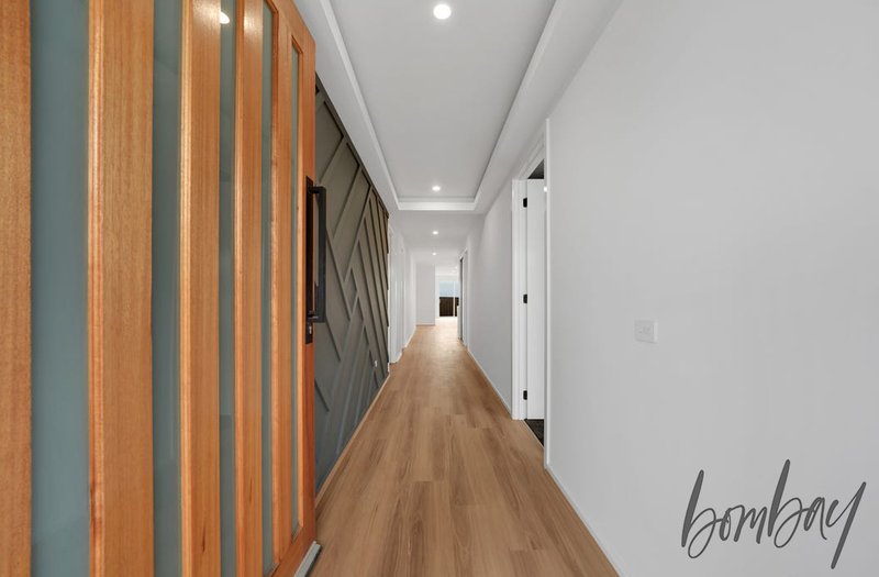 Photo - 27 Swiss Boulevard, Donnybrook VIC 3064 - Image 2