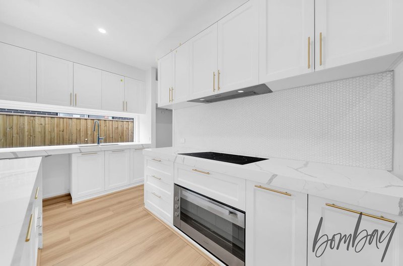 Photo - 27 Swiss Boulevard, Donnybrook VIC 3064 - Image 3
