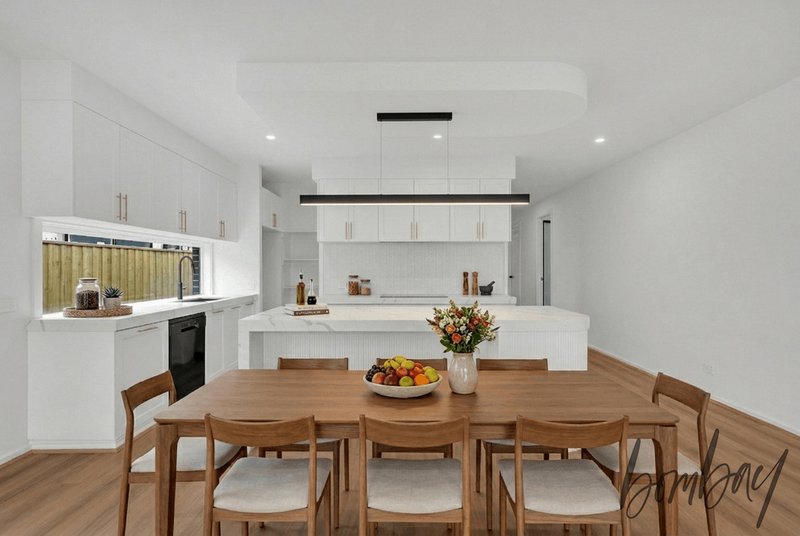 Photo - 27 Swiss Boulevard, Donnybrook VIC 3064 - Image 5