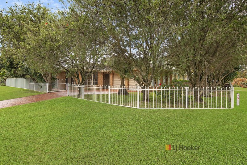 Photo - 27 Tenth Avenue, Budgewoi NSW 2262 - Image 2