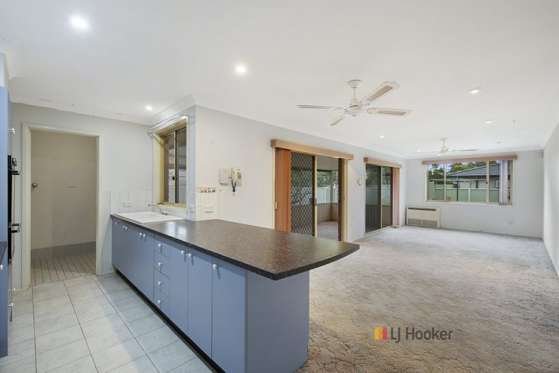 Photo - 27 Tenth Avenue, Budgewoi NSW 2262 - Image 5