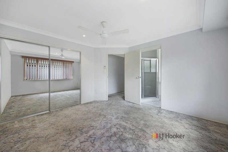 Photo - 27 Tenth Avenue, Budgewoi NSW 2262 - Image 9