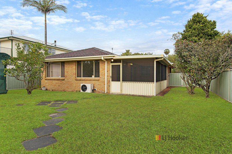 Photo - 27 Tenth Avenue, Budgewoi NSW 2262 - Image 11