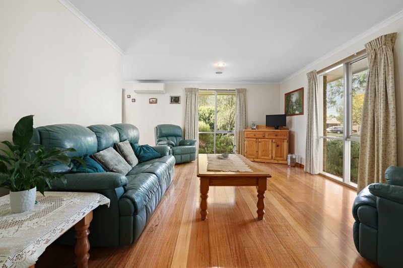 Photo - 27 Thames Boulevard, Werribee VIC 3030 - Image 7